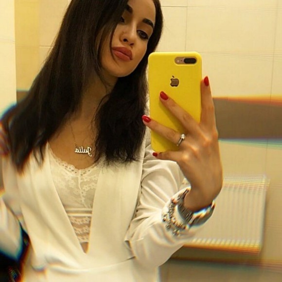 Profile Picture of Aurora wong Aurora wong (@aurorawon552) on Poshmark