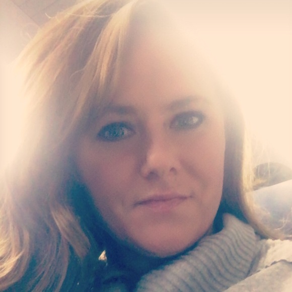 Profile Picture of Haley Timpane (@haytimpane) on Poshmark