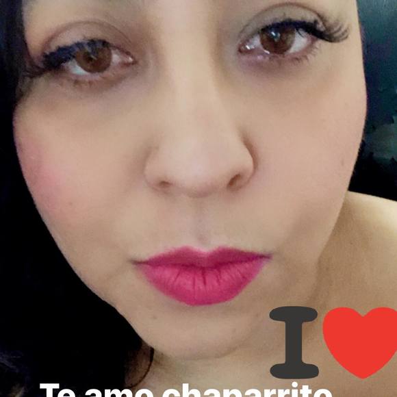 Profile Picture of Olivia Valois (@oliviavalois) on Poshmark