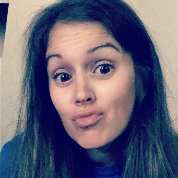 Profile Picture of Tabitha Bradley (@tablbradley) on Poshmark