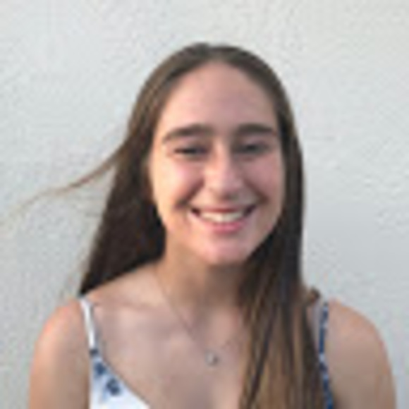 Profile Picture of Isabella Ravaglia (@iravaglia) on Poshmark