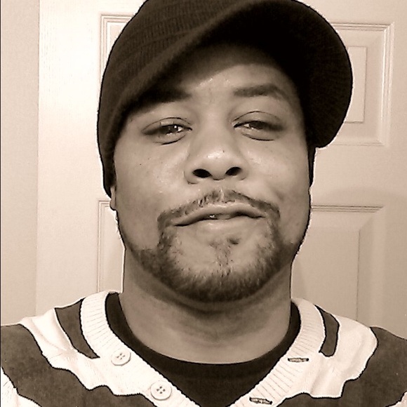 Profile Picture of Kenneth Franklin (@ken98st) on Poshmark