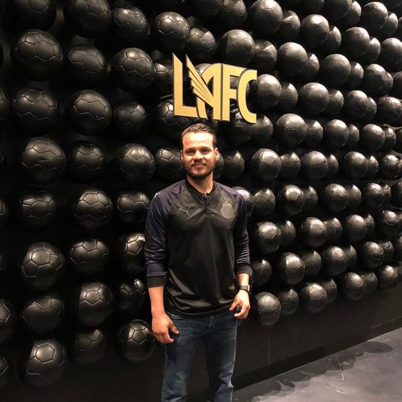 Profile Picture of Alejandro Calzada (@alekocal89) on Poshmark