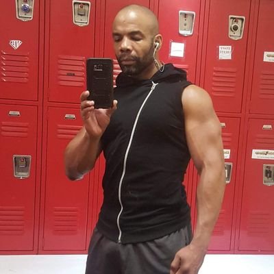 Profile Picture of Terry Simpson (@TeeSimps) on Twitter