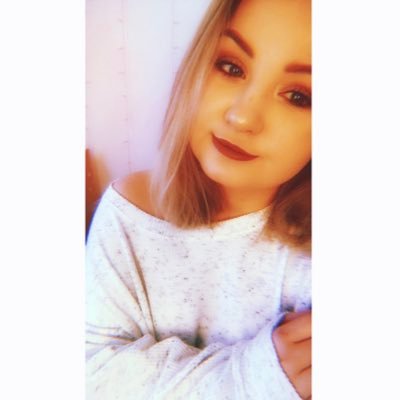 Profile Picture of Clare (@ClareVogt) on Twitter