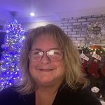 Profile Picture of Julia Shafer Lowcher (@alohajulia) on Instagram