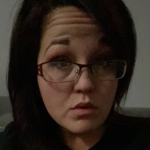 Profile Picture of Crystal Severance (@thevintageelf) on Poshmark