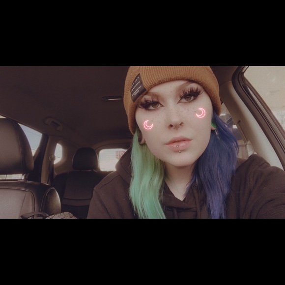 Profile Picture of Dakota Dannheim (@kotako01) on Poshmark