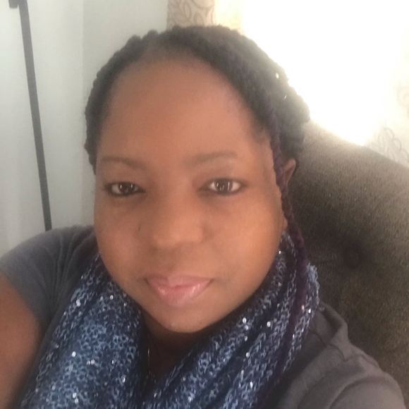 Profile Picture of Rayann Ingraham (@rayingraham) on Poshmark