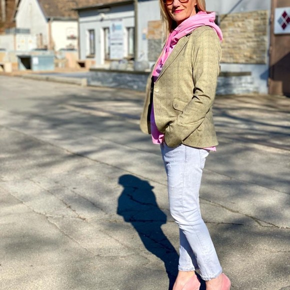 Profile Picture of Janice Deuschle (@souseeaopv) on Poshmark
