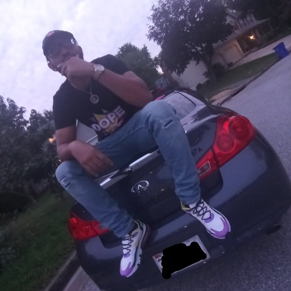 Profile Picture of Leroy Scott (@lee2011) on Poshmark