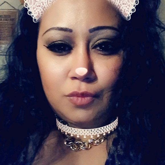 Profile Picture of Lysette Ruiz (@lkruiz1076) on Poshmark
