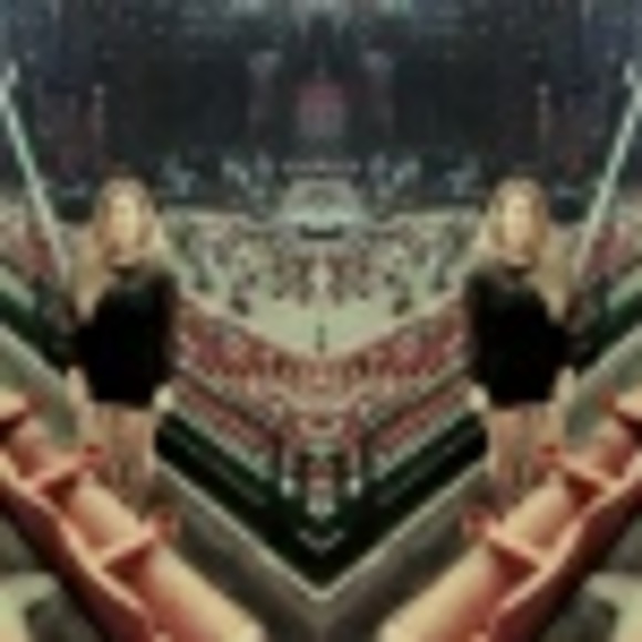 Profile Picture of Irina Tsay (@aniriangel) on Poshmark