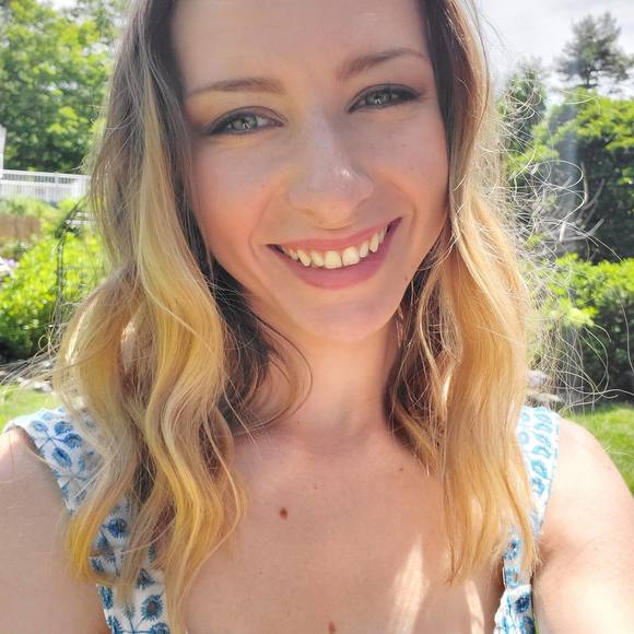 Profile Picture of Amy Kaschak (@amykaschak) on Poshmark