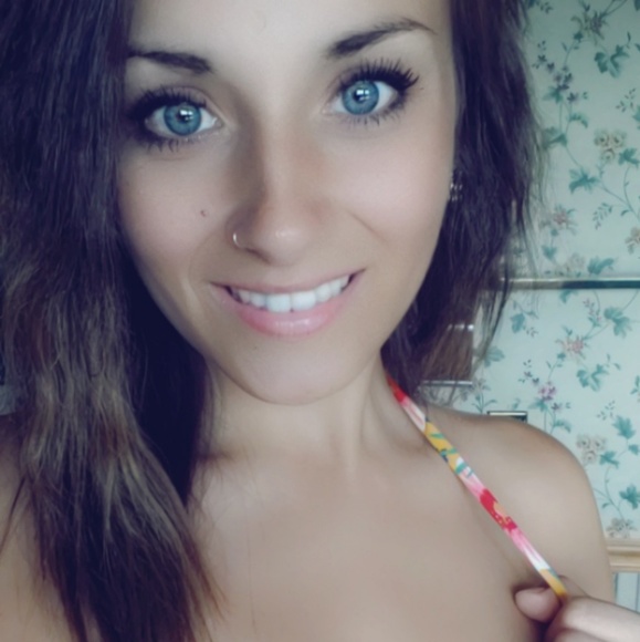 Profile Picture of Joanna Portalatin (@jojo3288) on Poshmark