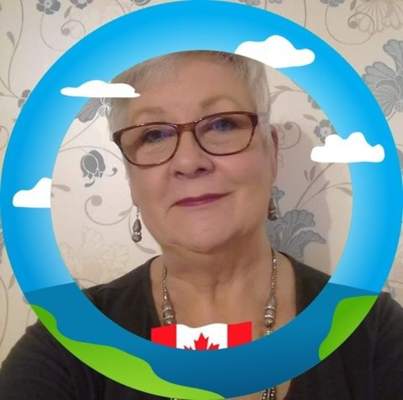 Profile Picture of Laura Chalmers (@laurachalmer125) on Poshmark