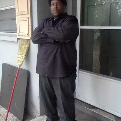 Profile Picture of John Criswell (@hollywoodrock19) on Twitter