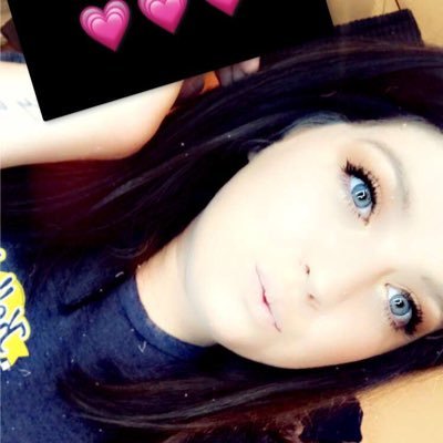 Profile Picture of Shelly Taylor💋 (@hey_its_shelly_) on Twitter