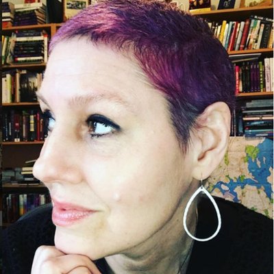 Profile Picture of Laura Ruby (@thatlauraruby) on Twitter