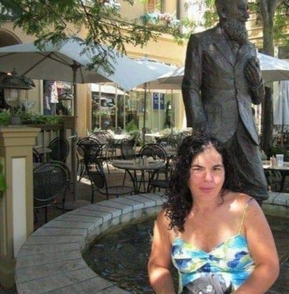 Profile Picture of Annie Billette (@anniebillette) on Poshmark