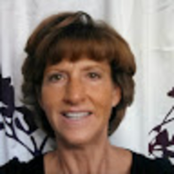 Profile Picture of Sue Duganne (@mamasue15) on Poshmark