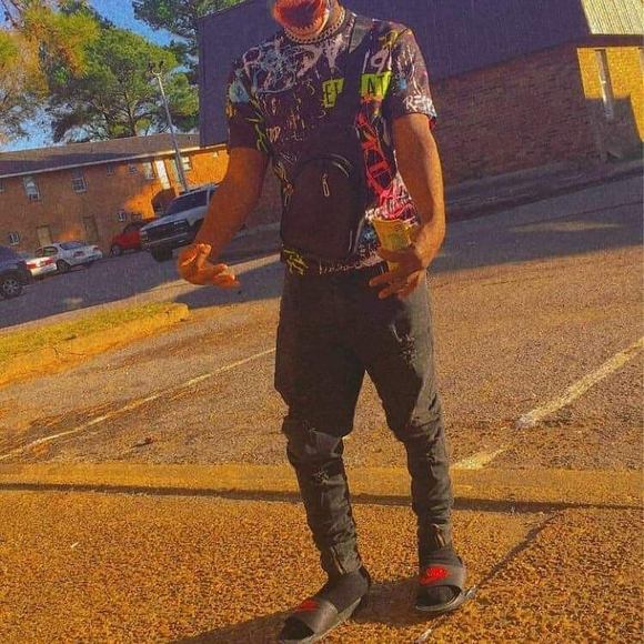Profile Picture of Daniel Anthony (@danielanthon169) on Poshmark