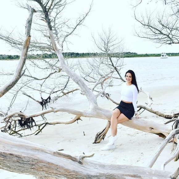 Audrey Ibarra - Poshmark Profile Picture of Audrey Ibarra (@audreyyibarra) on Poshmark