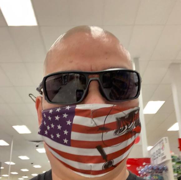 Profile Picture of Eddie Broback (@eddiebroback) on Poshmark