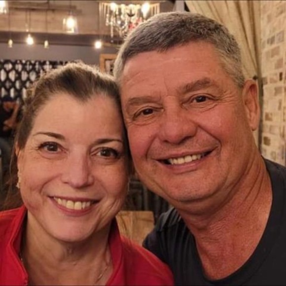 Profile Picture of Yvonne Robinson moore (@ymooretxtrvlr) on Poshmark