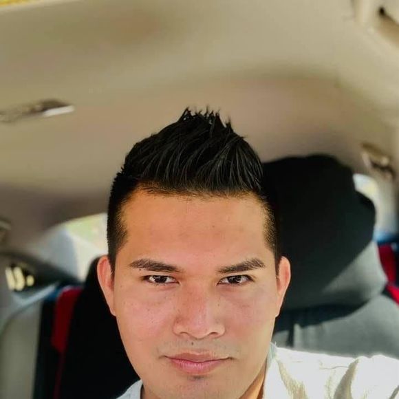 Profile Picture of William Bermudez (@williambermu790) on Poshmark