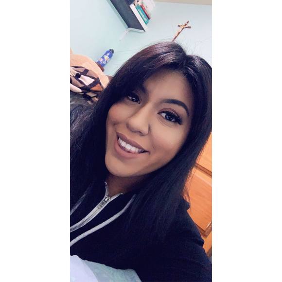 Profile Picture of Heide Sotelo (@heiide3145) on Poshmark