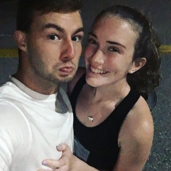 Profile Picture of Lauren Pelfrey (@laurenpelfrey) on Poshmark