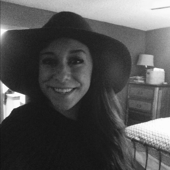 Profile Picture of Monet Stoneman (@monet1205) on Poshmark