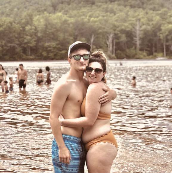 Profile Picture of Dylan Moffitt (@moffittsn16) on Poshmark