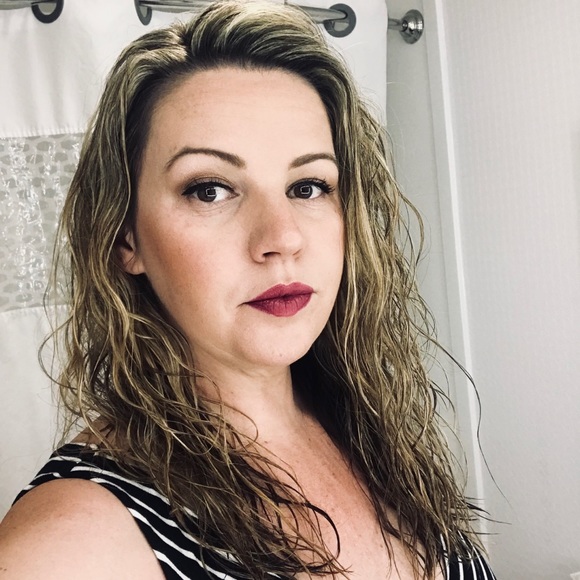Profile Picture of Alexis Hardesty (@notalexa504) on Poshmark