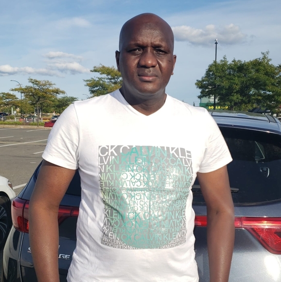 Profile Picture of Usman Mubarack (@ous73cisse) on Poshmark