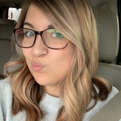 Profile Picture of Danielle (@daniellelong__) on Twitter