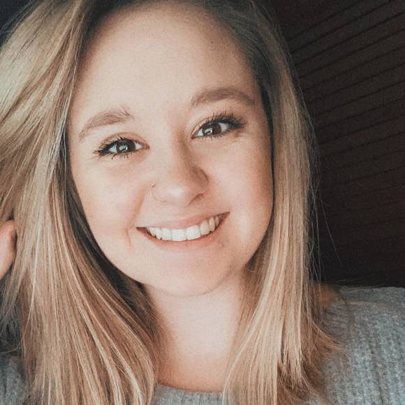 Profile Picture of Whitney Bender (@whitney_bend01) on Poshmark