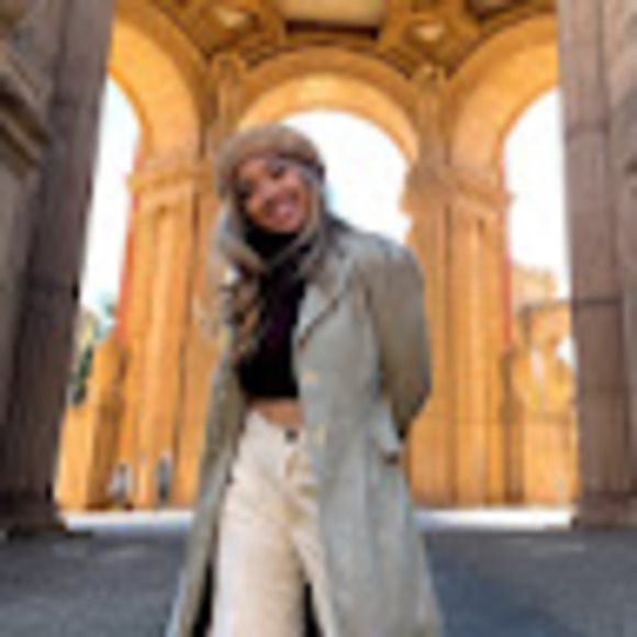 Profile Picture of Kriscel Uson (@ukriscel) on Poshmark