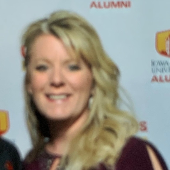 Profile Picture of Pam Phelps (@psphelps) on Poshmark