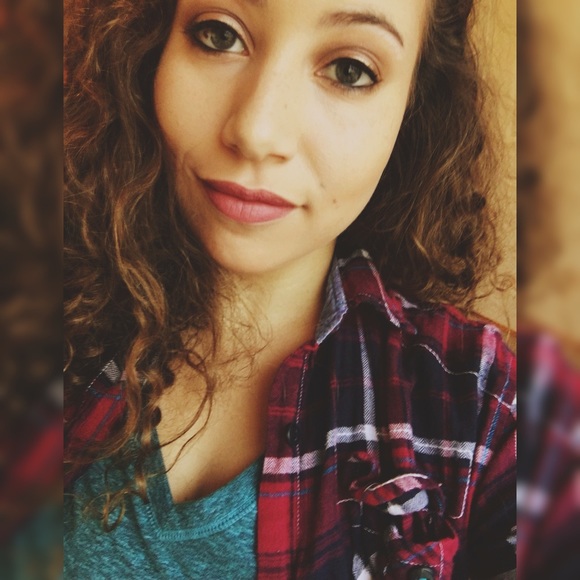 Profile Picture of Jasmine Mccarton (@jmccarton) on Poshmark