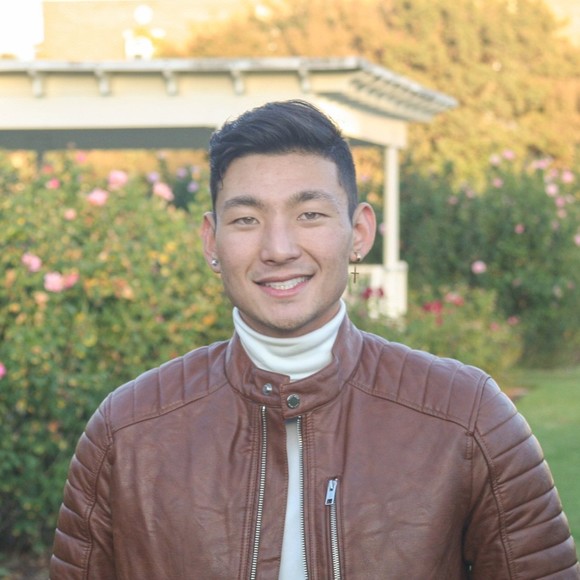 Profile Picture of Davey Tanaka (@tanakad1031) on Poshmark