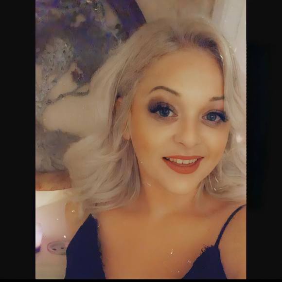 Profile Picture of Kandyce Smith (@cocokaykay0605) on Poshmark