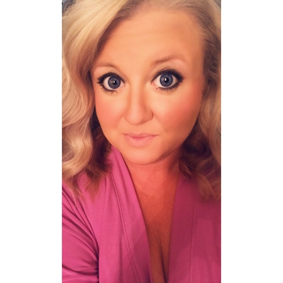 Profile Picture of Sarah Witterstaetter (@switterstaetter) on Poshmark