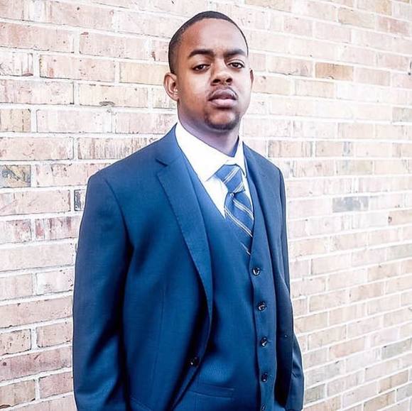 Profile Picture of Keldon Aldridge (@keldonaldridge) on Poshmark