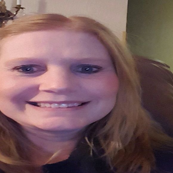 Profile Picture of Joyce Metcalf (@joycemetcalf) on Poshmark