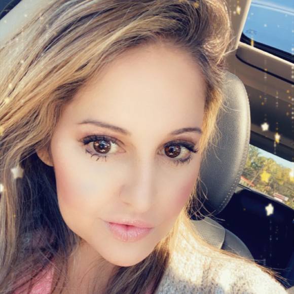 Profile Picture of Cherae Kovach (@cherae21406) on Poshmark