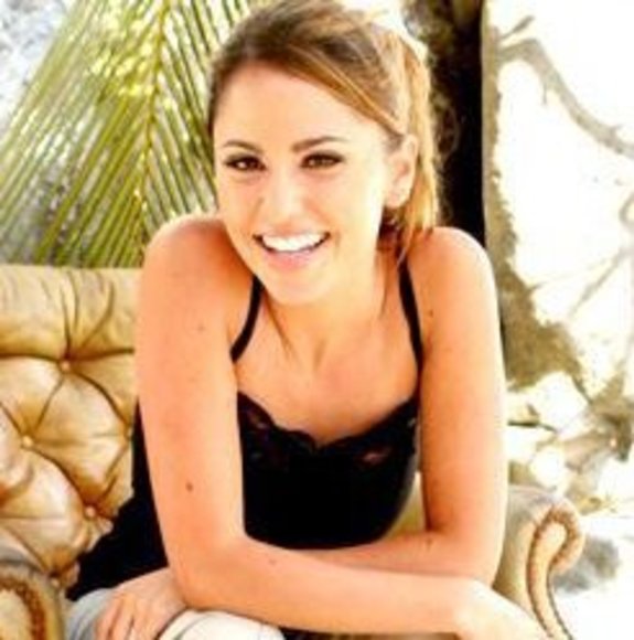 Colette Delacroix - Poshmark Profile Picture of Colette Delacroix (@cedwards855) on Poshmark