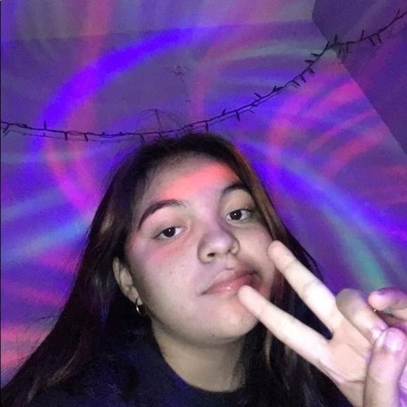 Profile Picture of Shantal Vilches (@shantal0901) on Poshmark