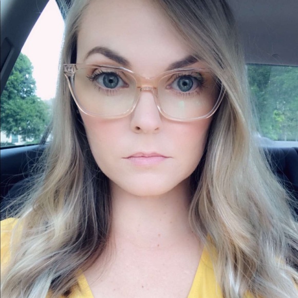 Profile Picture of Krista Dippold (@krdippold) on Poshmark